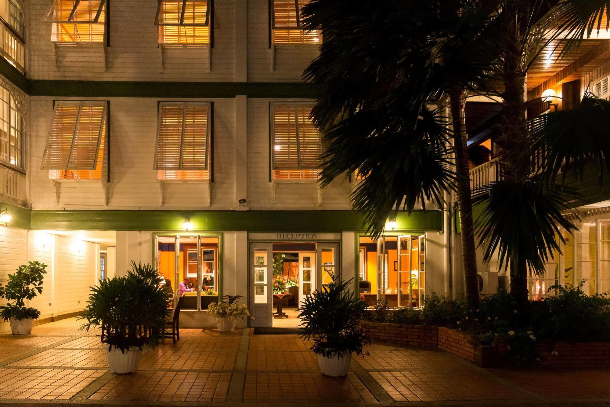 Cara Lodge Hotel Джорджтаун Экстерьер фото