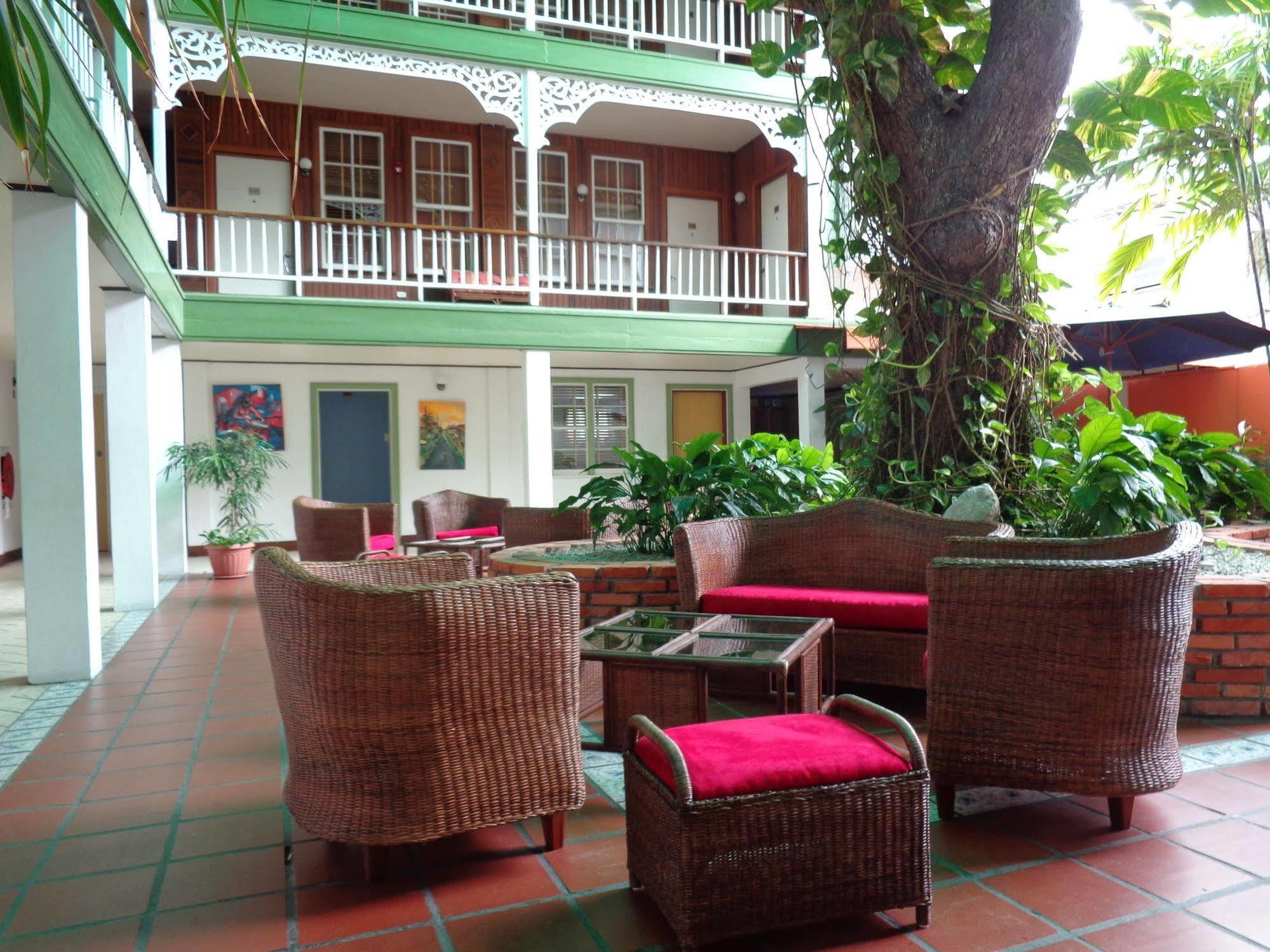 Cara Lodge Hotel Джорджтаун Экстерьер фото